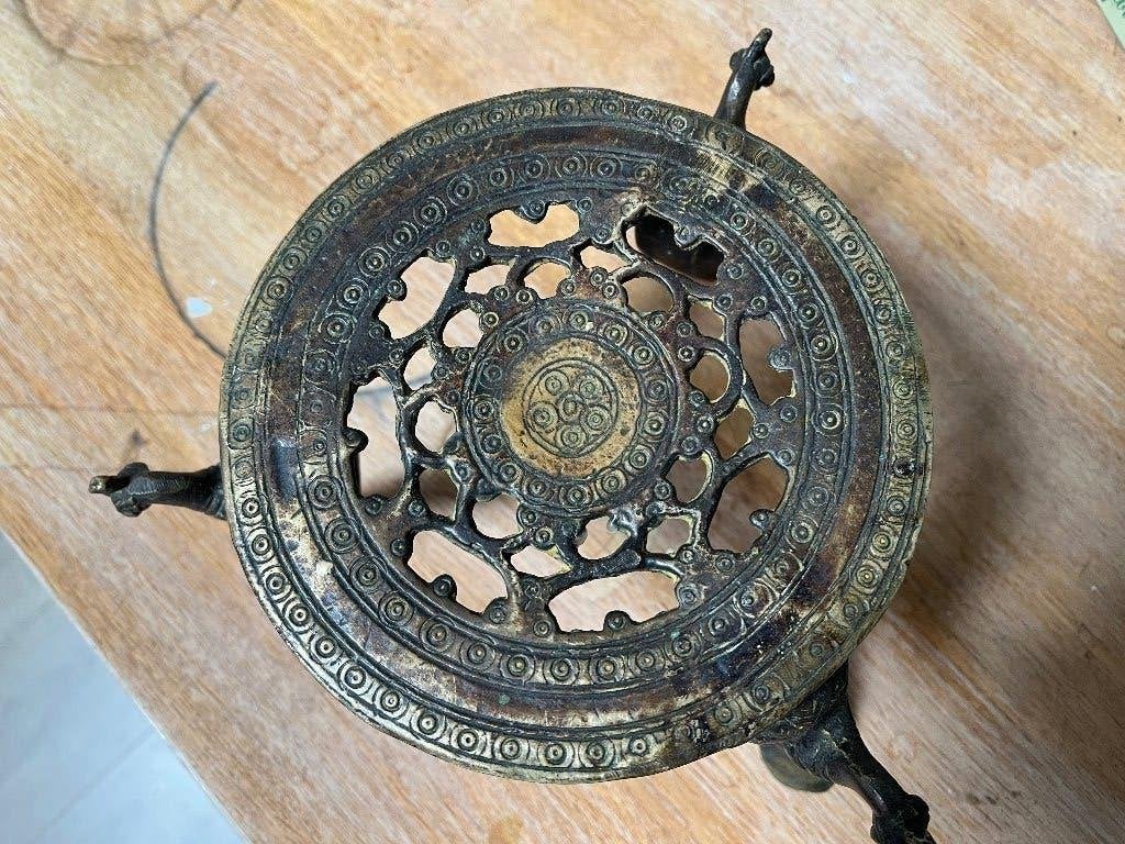 oude koperen/bronzen onderzetter India, Ophalen of Verzenden