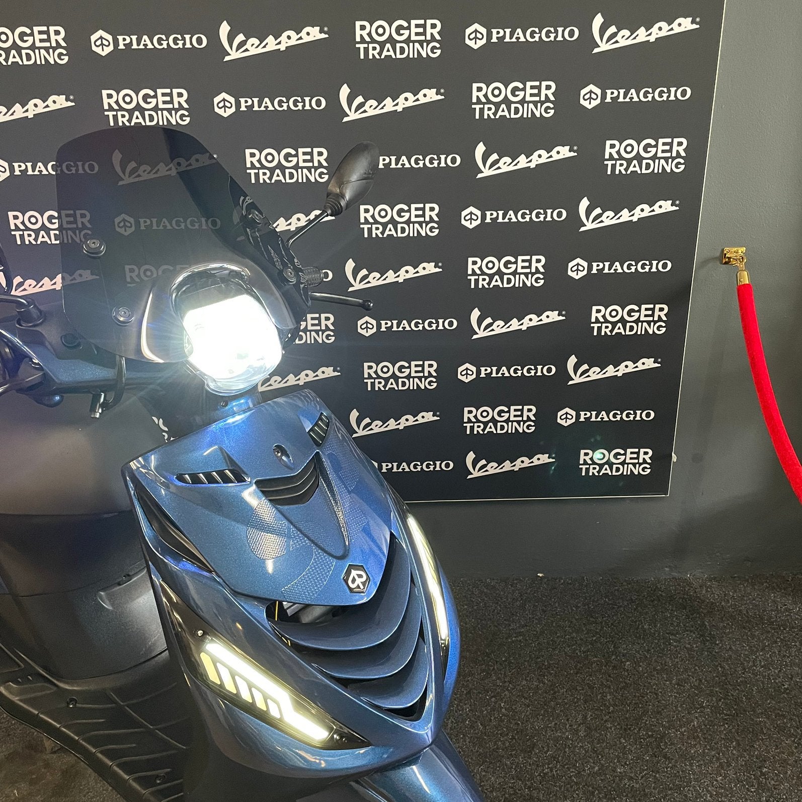 Piaggio Zip 50 Brom 4T E4 Magic Blue 2018 Nieuwstaat!!, Ophalen, Piaggio, Piaggio Zip, 49 cc