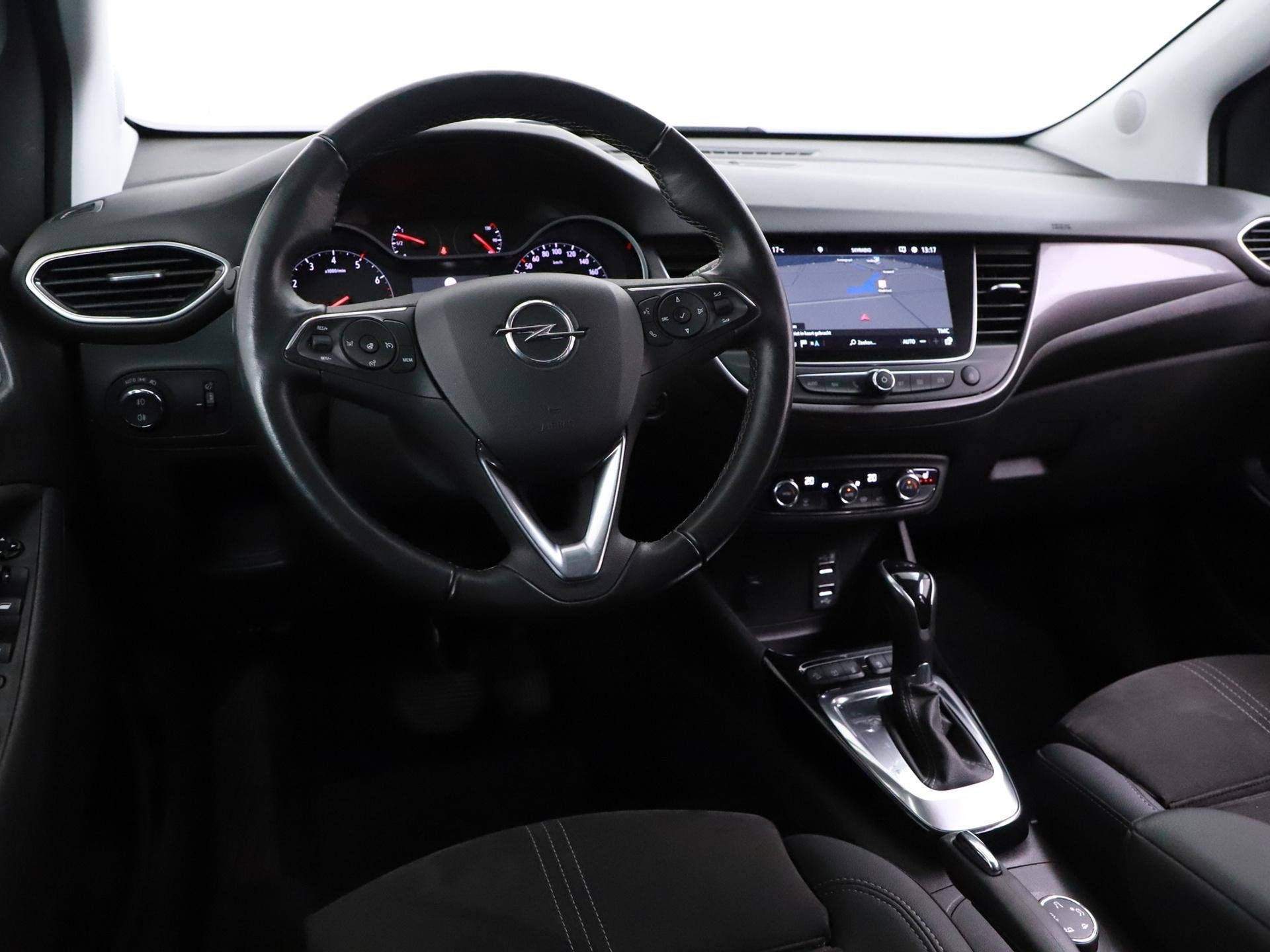 Opel Crossland 1.2T 130pk Automaat Ultimate Trekhaak/Alcanta, Auto's, Opel, Dealer onderhouden, 840 kg, Gebruikt, 1199 cc