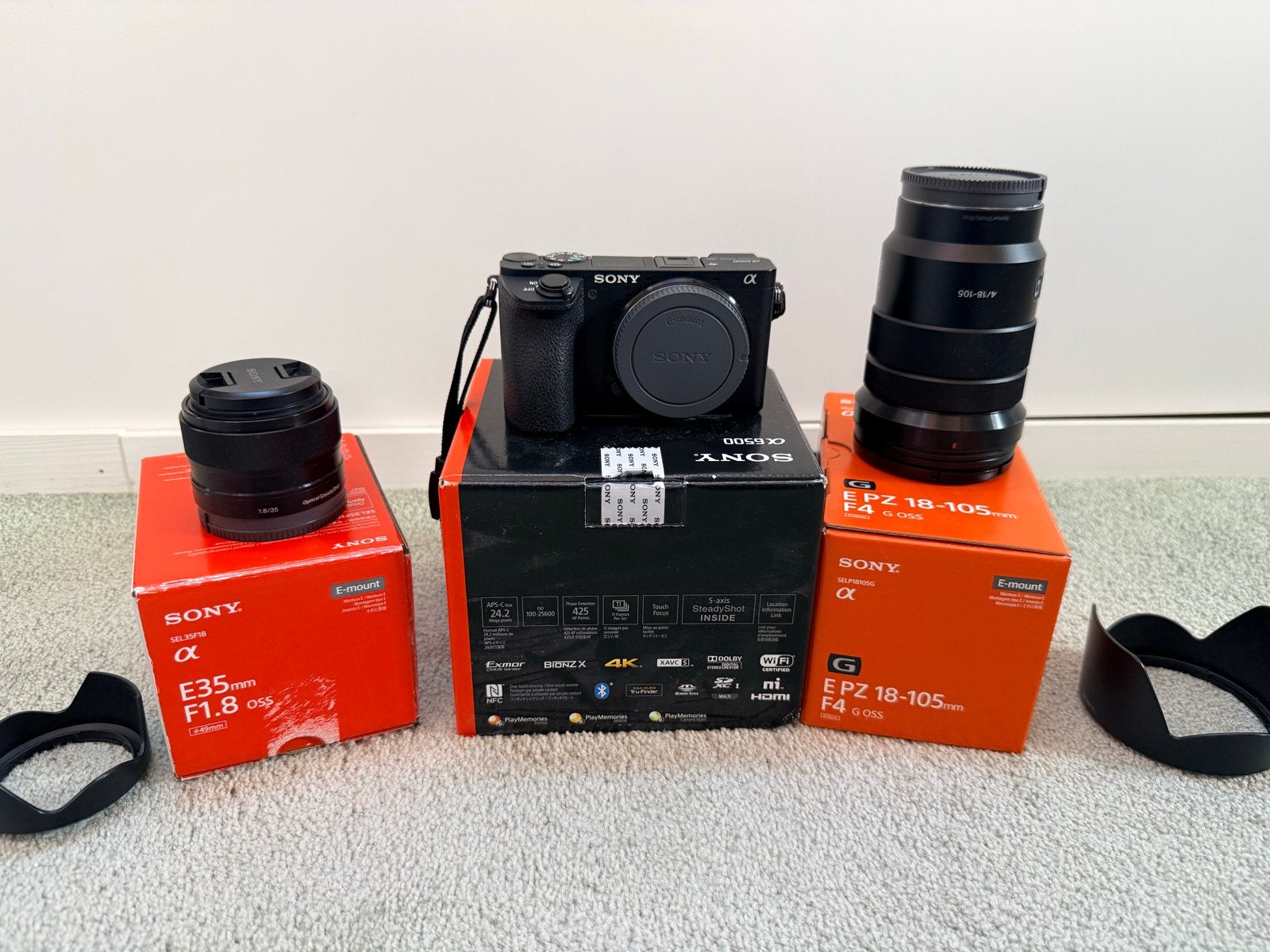 Foto 2 van Sony Alpha a6500 met 5000 clicks en 2 lenzen