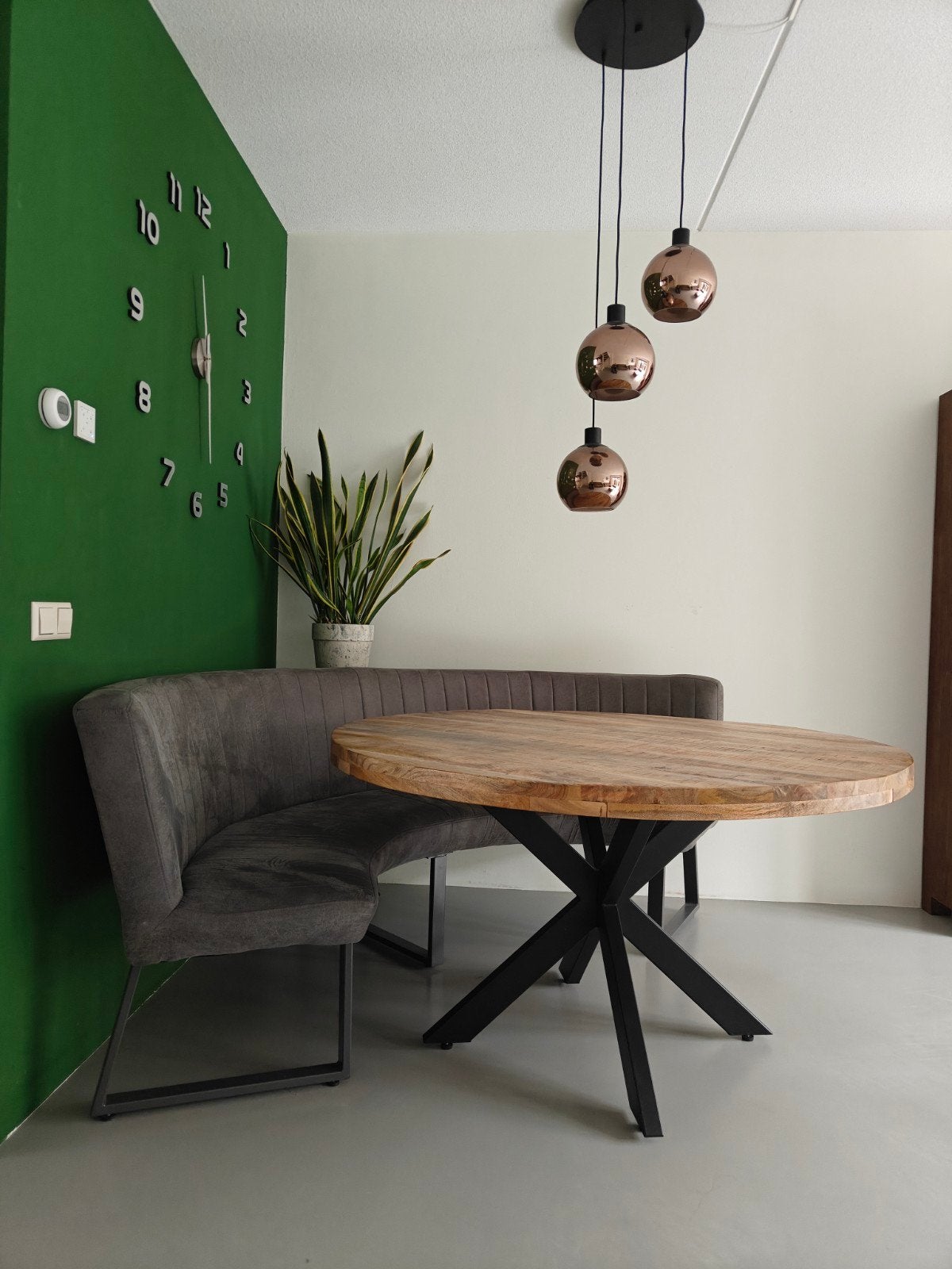 Ronde eettafel en eetkamerbank, Ophalen, Rond, 100 tot 150 cm, 100 tot 150 cm