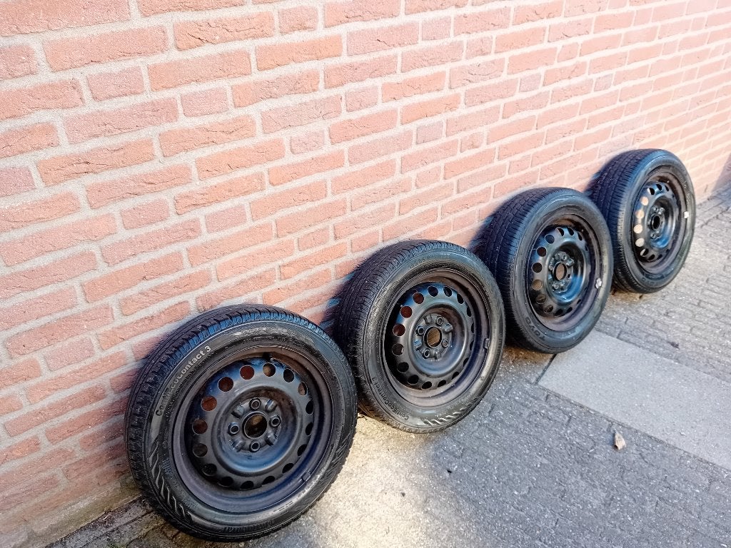 Zomerbanden 155/65/14 + stalen velgen C1 Aygo 107 Pixo Alto, Auto-onderdelen, Banden en Velgen, Ophalen, 14 inch, Gebruikt, 155 mm