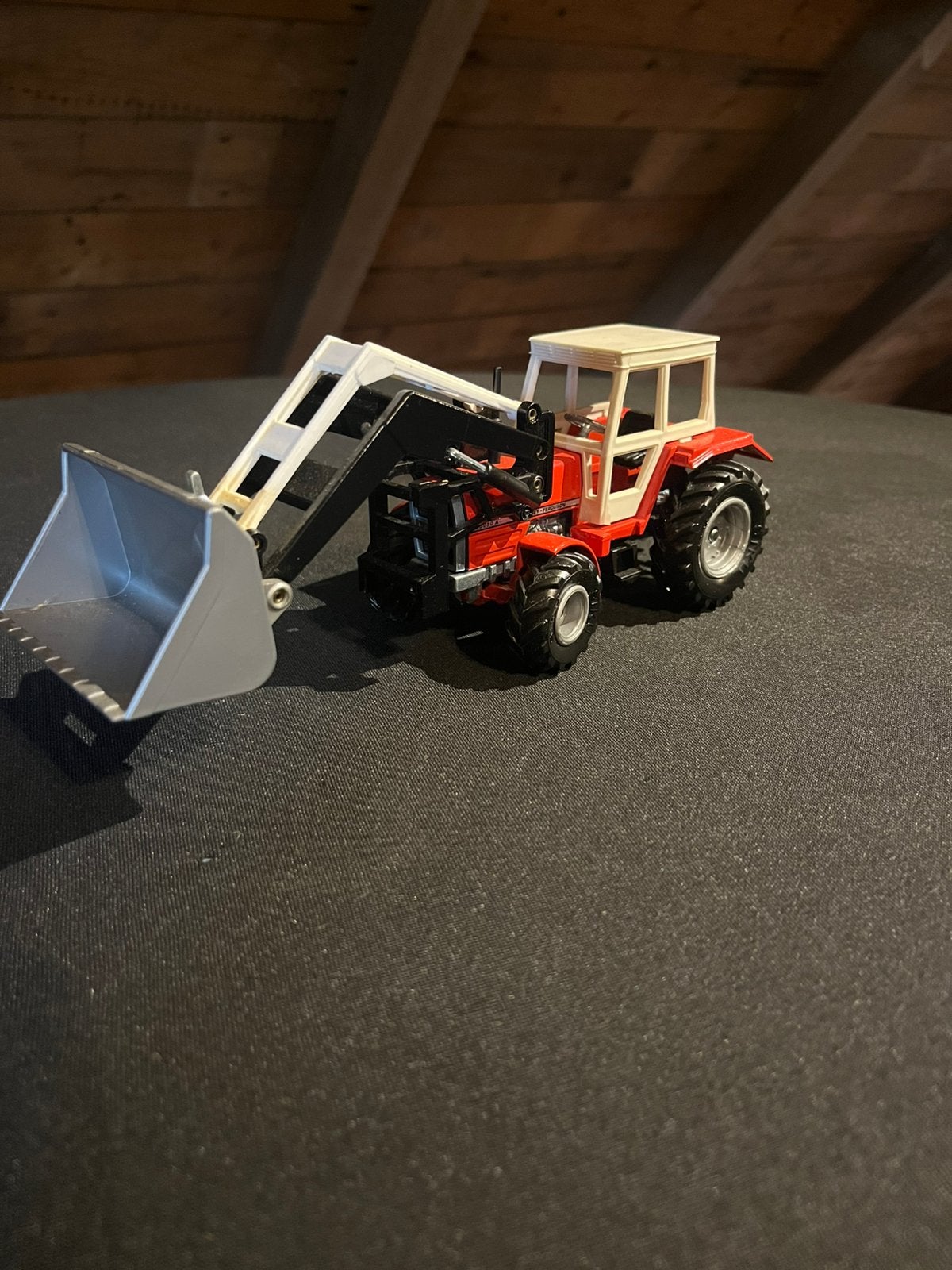 Siku massey-ferguson 3050A 1:32, Ophalen of Verzenden, Zo goed als nieuw, Tractor of Landbouw, SIKU