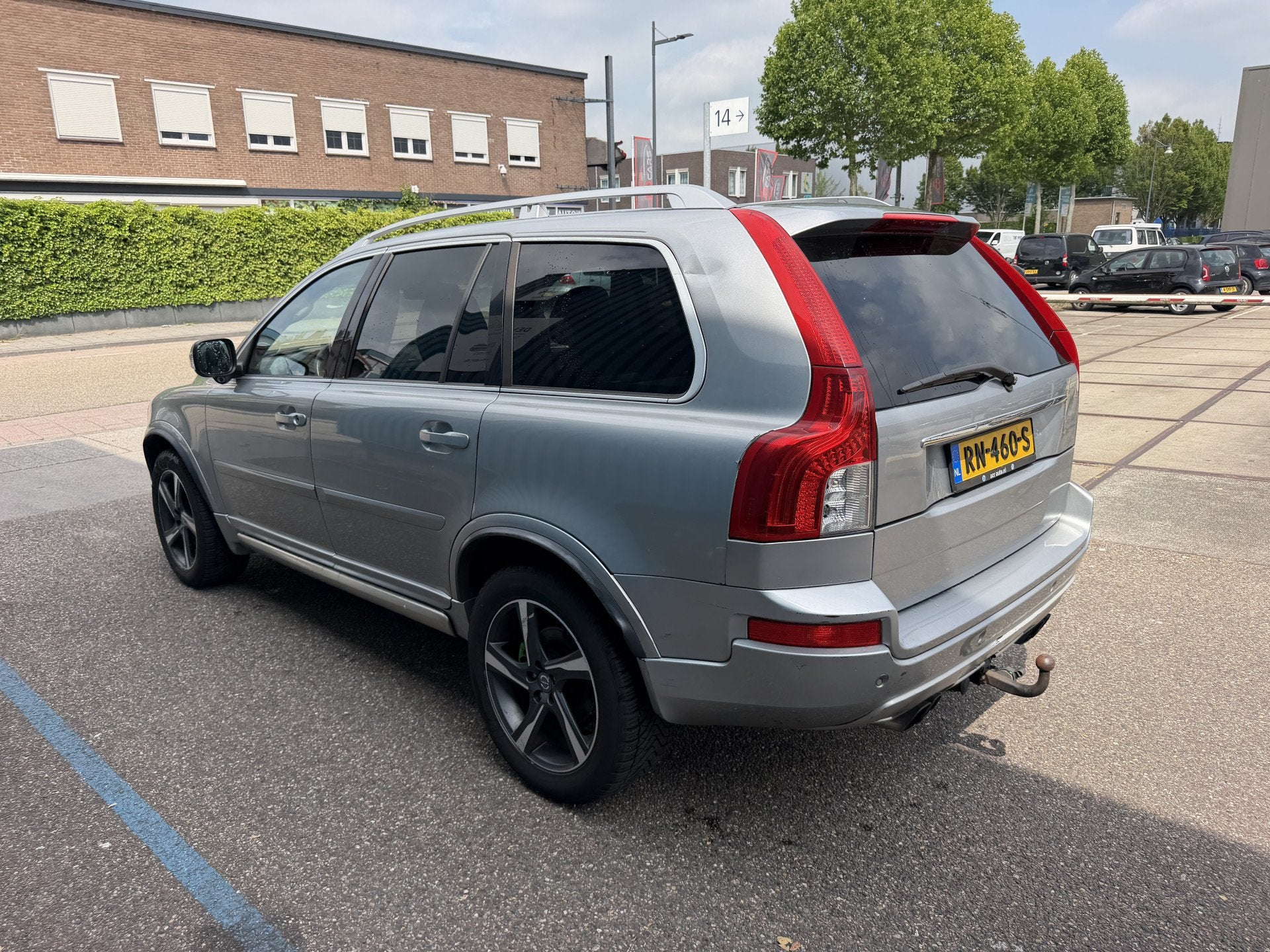 Volvo XC90 2.4 D5 Summum Inruilauto’s tegen vaste prijzen., Auto's, Volvo, Euro 5, Gebruikt, 255 €/maand, 7 stoelen