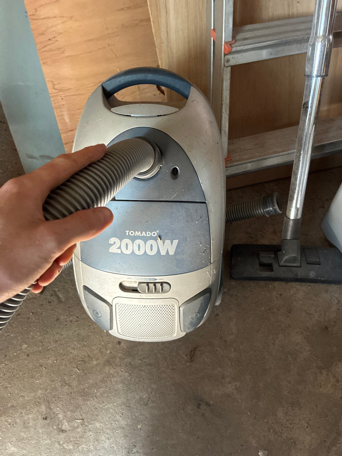 Tomado 2000W Sledestofzuiger - Krachtig en Betrouwbaar, Witgoed en Apparatuur, Stofzak, Overige merken, Gebruikt, Ophalen of Verzenden