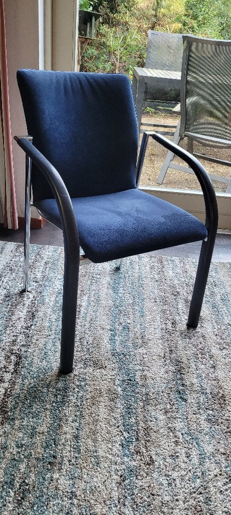 Leolux Cimaronne 4x eetkamerstoelen warm blauw, Ophalen, Blauw, Leer, Zo goed als nieuw