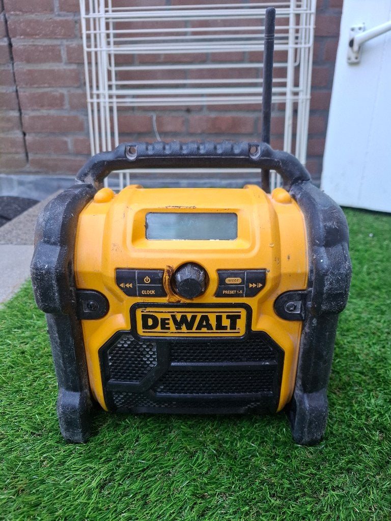 Bouwradio DeWalt, Ophalen, Gebruikt, Bouwradio