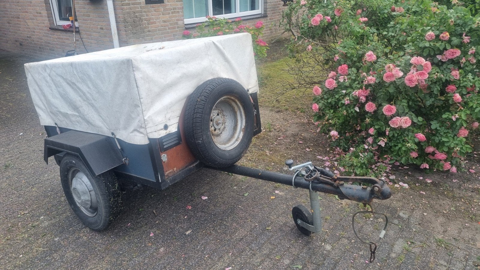 Compacte aanhanger met afdekzeil en reservewiel, Ophalen of Verzenden, Gebruikt