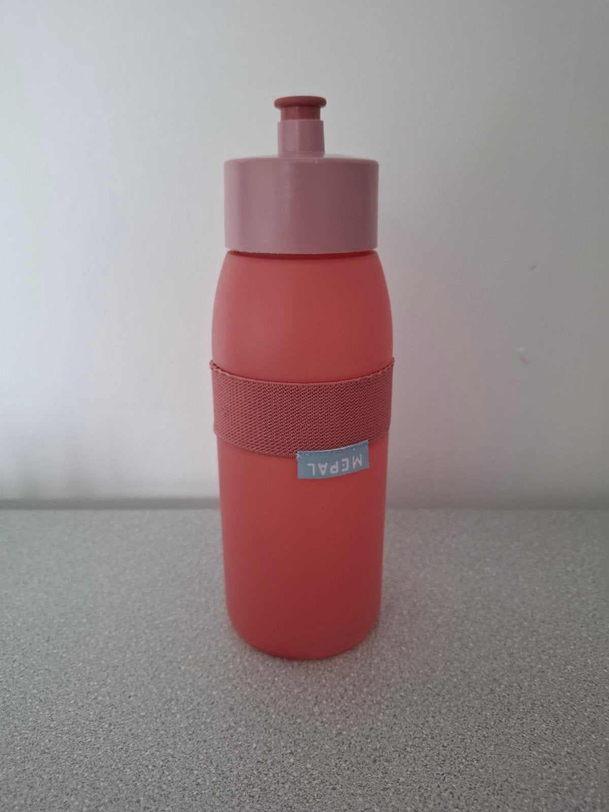 Mepal drinkfles/ bidon  roze - Zo goed als nieuw, Overige typen, Kunststof, Ophalen of Verzenden, Zo goed als nieuw
