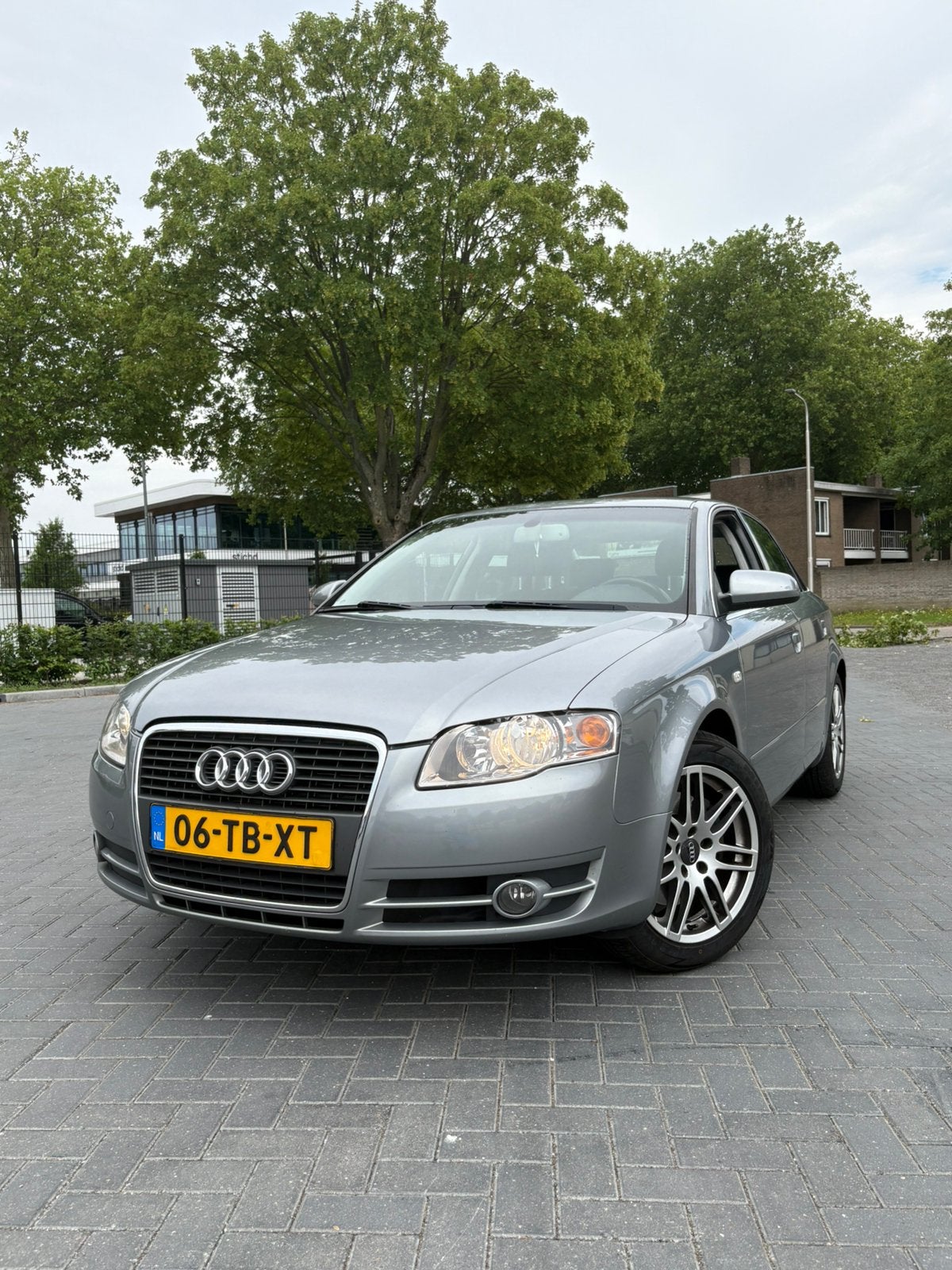 Audi A4 1.8 T 120KW 2006 Grijs, Auto's, Audi, Voorwielaandrijving, 730 kg, 4 cilinders, A4