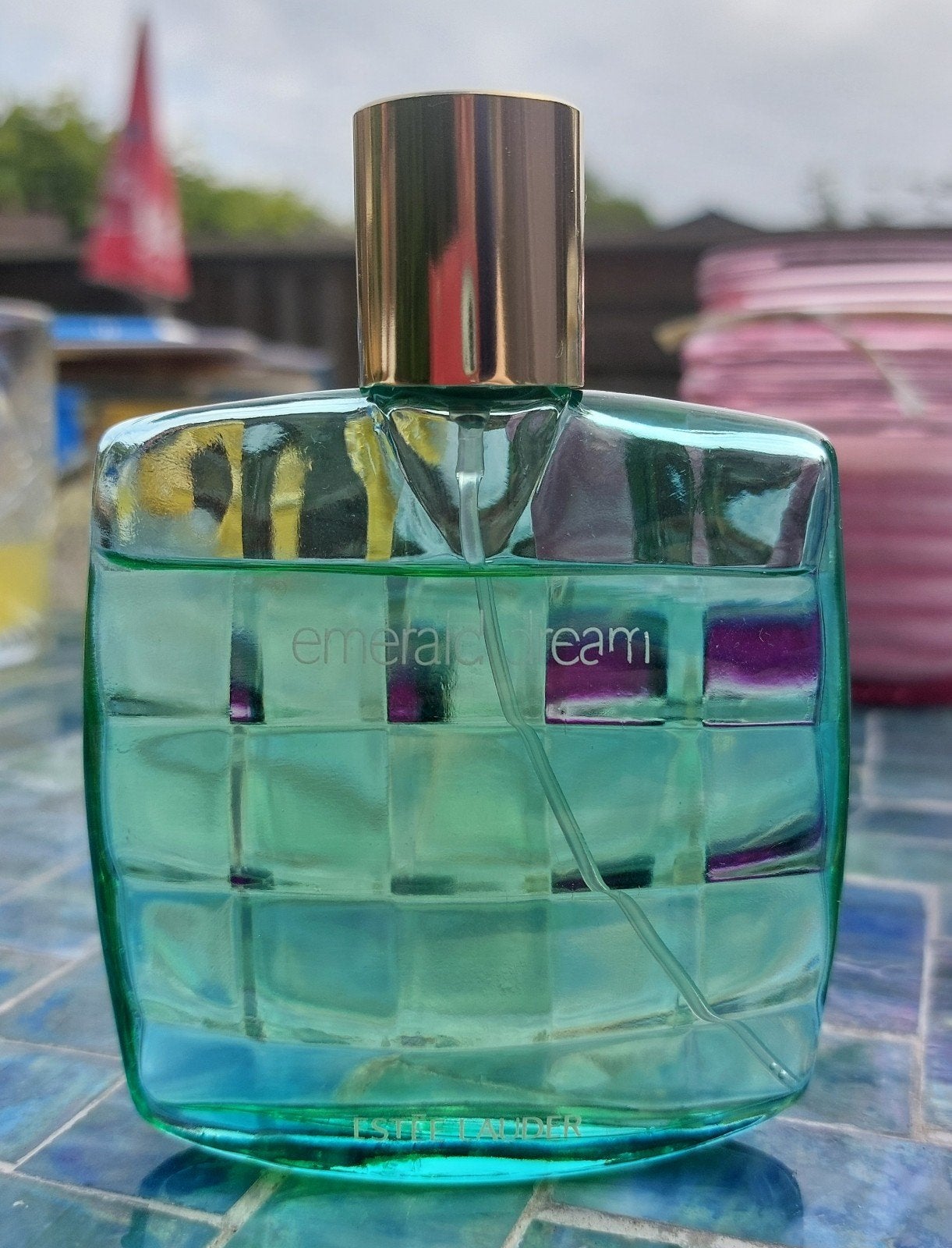 * Estée
Lauder Emerald
Dream
Parfum * Zeldzaam !, Sieraden, Tassen en Uiterlijk, Uiterlijk | Parfum, Gebruikt, Ophalen of Verzenden