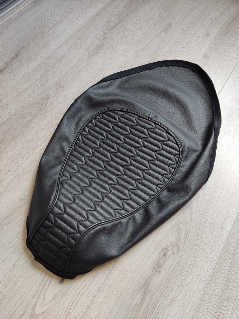 UITVERKOOP! Zadelhoes / buddydek Piaggio Zip zwart custom, Info@jynkx.com, Nieuw, Ophalen of Verzenden, Piazza 99