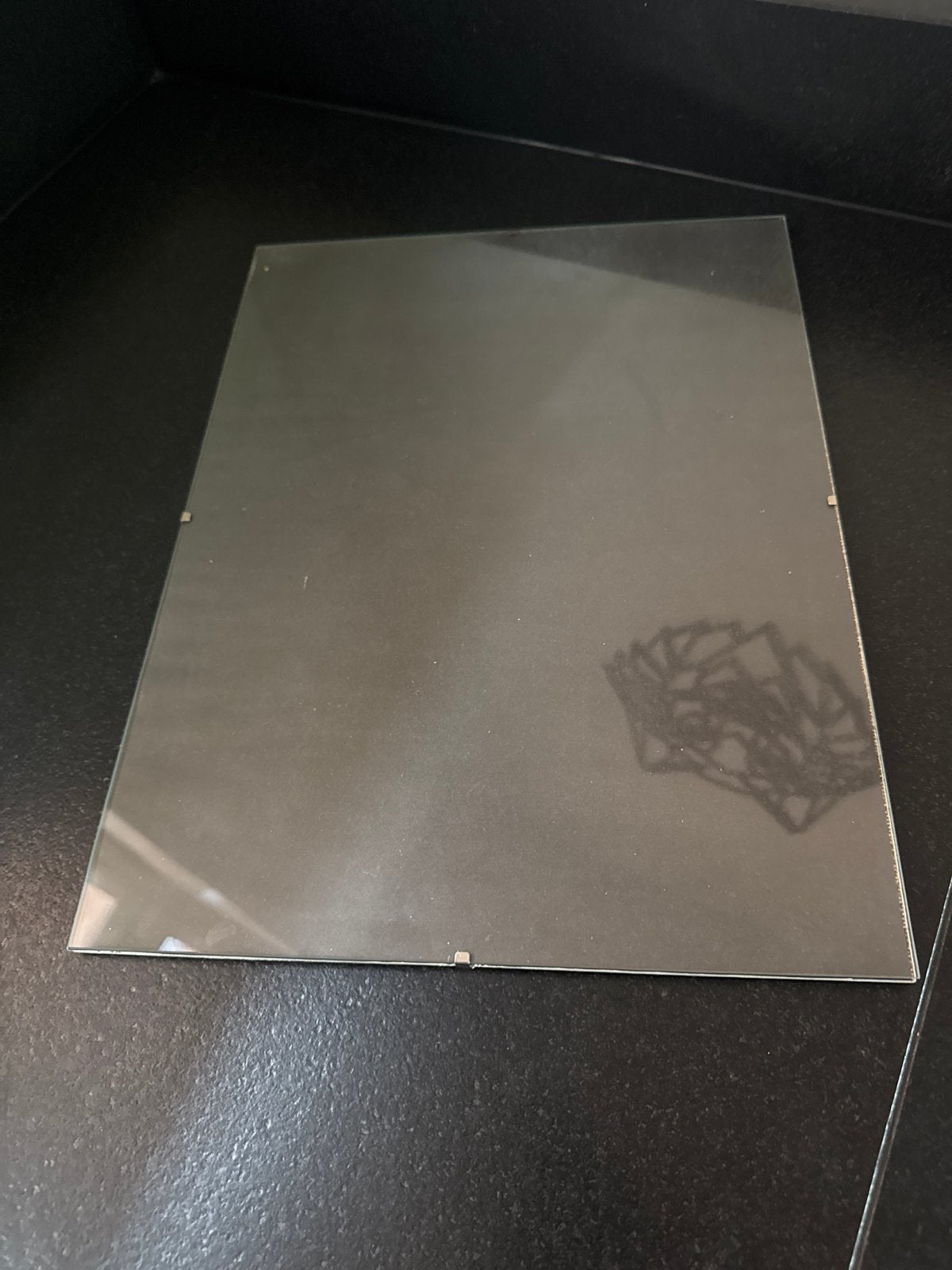 Eenvoudige fotolijst 30x40 cm met zwarte achtergrond, Ophalen, Overige materialen, Nieuw, Fotolijst