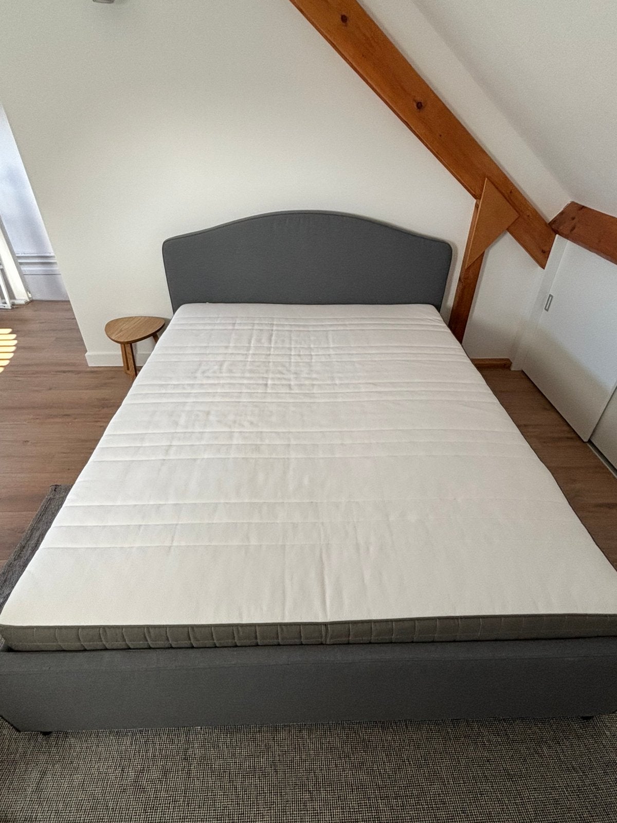 IKEA HAUGA bed 160x200 cm – grijs, Ophalen, Tweepersoons, Zo goed als nieuw, 160 cm