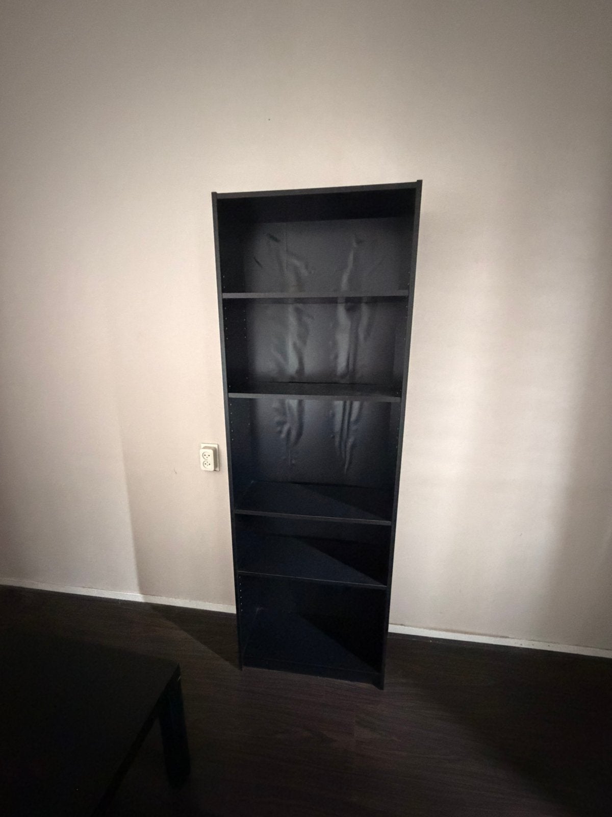 GRATIS!! Zwarte boekenkast ikea, Ophalen, Zo goed als nieuw