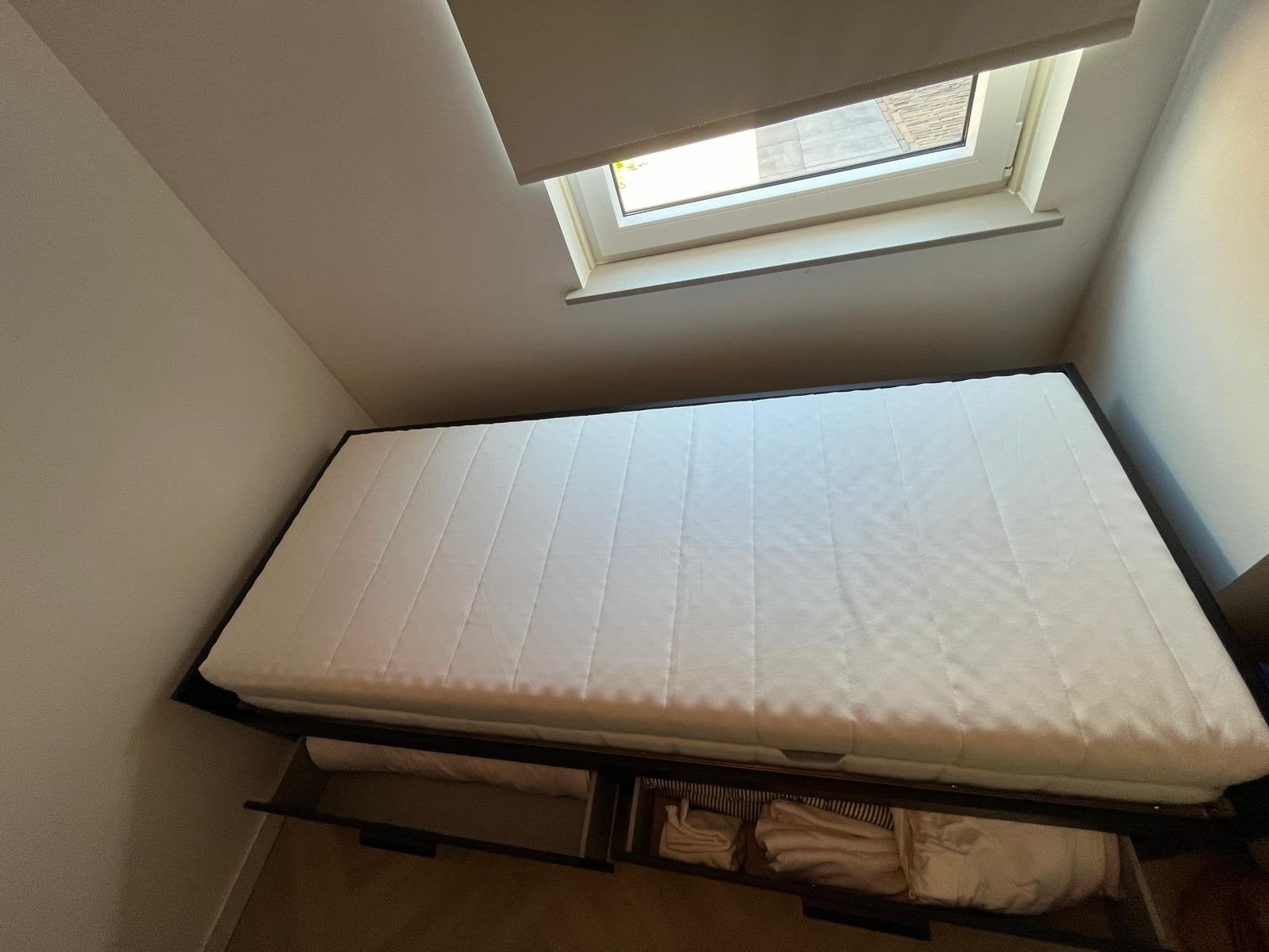 Uitschuifbaar bed 200x80/160 met 2 lades - Zo goed als nieuw, Ophalen, Zo goed als nieuw