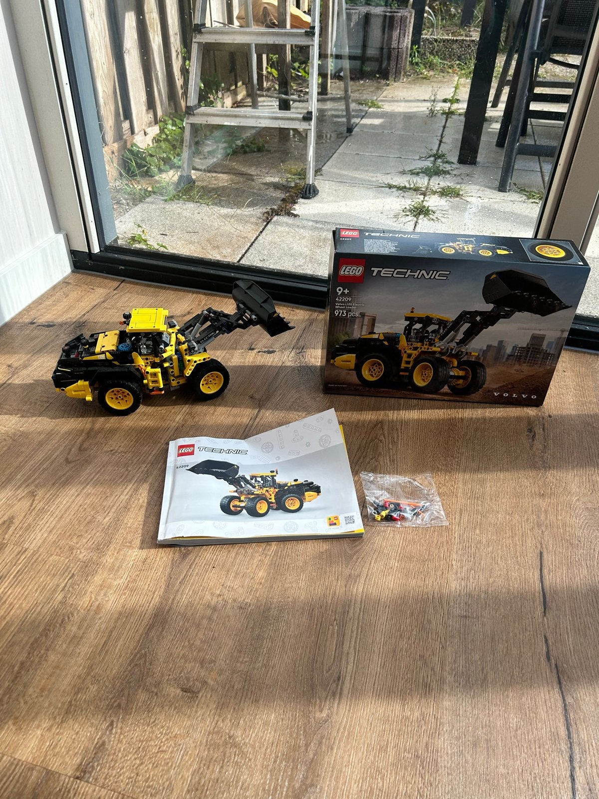 LEGO Technic Volvo Wiellader L120 (42209), Verzenden, Lego, Zo goed als nieuw, Complete set