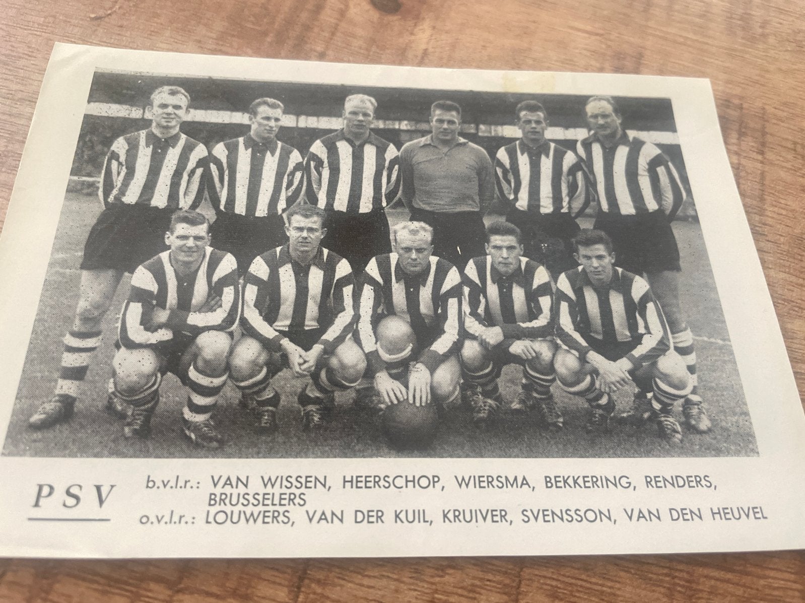 Zeldzame PSV elftalfoto met namen -jaren 60, Ophalen of Verzenden, Gebruikt