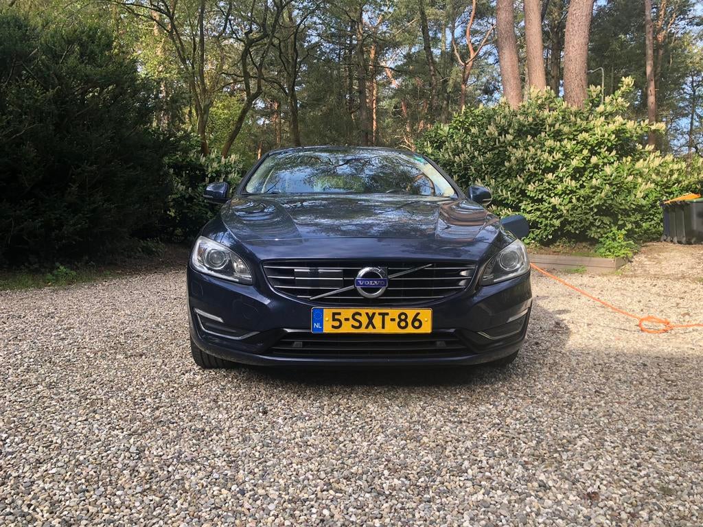 Volvo V60 D6 315pk Plug-in Hybrid, 35-40 elec range 2013, Auto's, Volvo, 1849 kg, 1800 kg, Blauw, Particulier