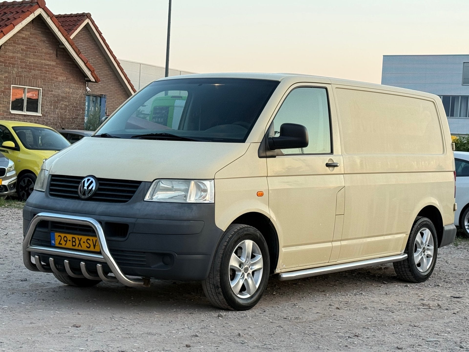 Volkswagen Transporter 1.9 TDI 300 T800/ SIDE AND FRONT BAR, Voorwielaandrijving, 86 pk, Gebruikt, 4 cilinders