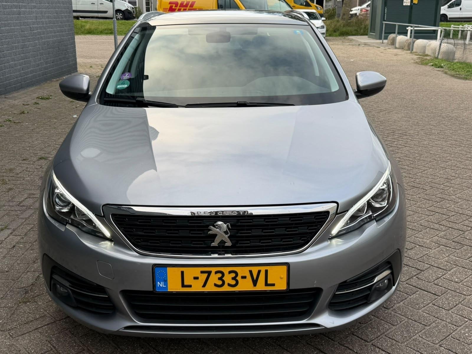 Peugeot 308 SW 1.2 PureTech Allure Clima, cruise, carplay, p, Voorwielaandrijving, Gebruikt, Euro 6, 1199 cc