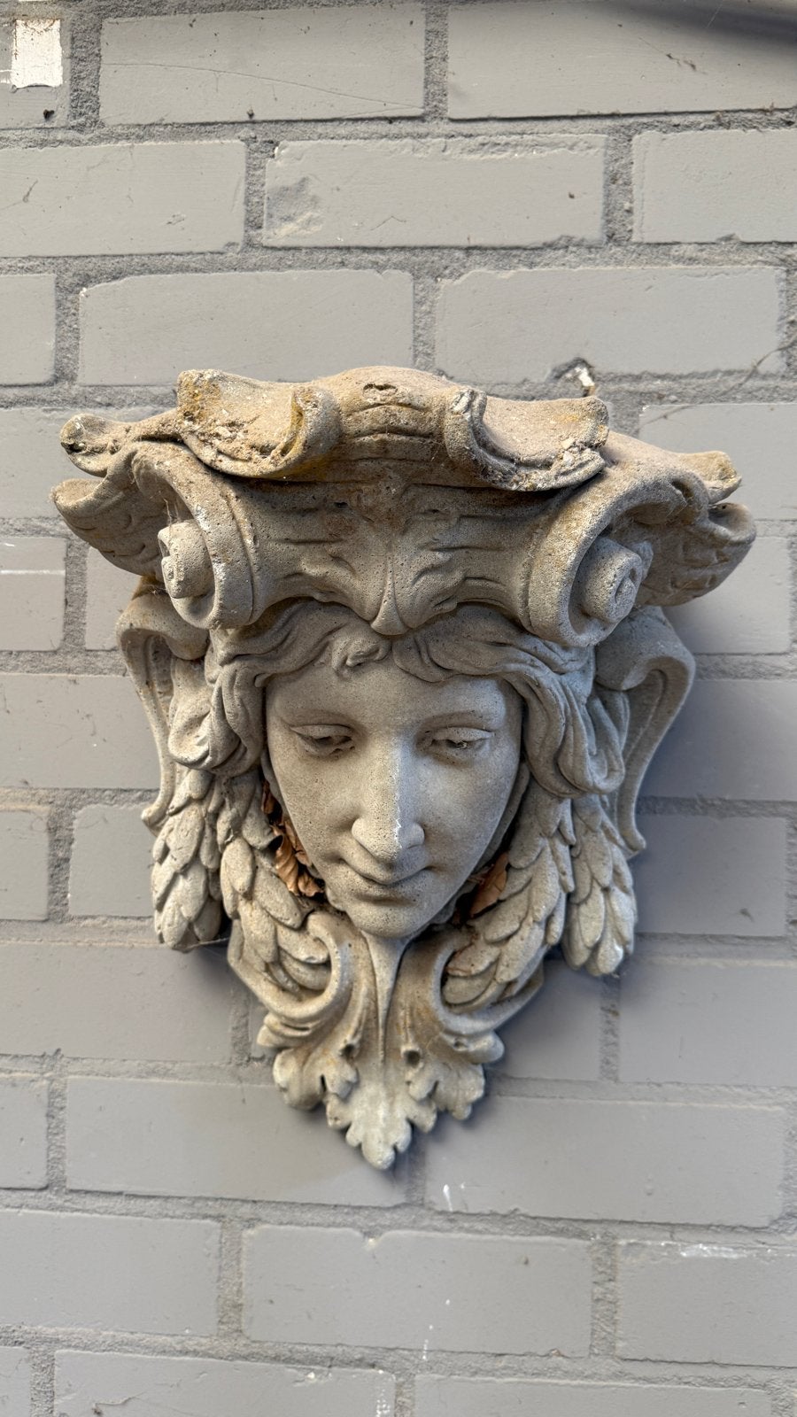 2 Decoratieve wand bloempot in klassieke stijl, Ophalen of Verzenden, Zo goed als nieuw, Steen