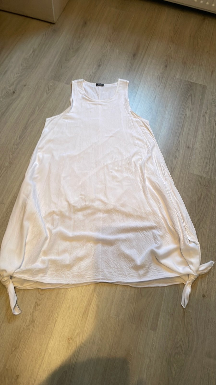 Witte jurk AKH, Kleding | Dames, Wit, Maat 42/44 (L), Ophalen of Verzenden, Zo goed als nieuw