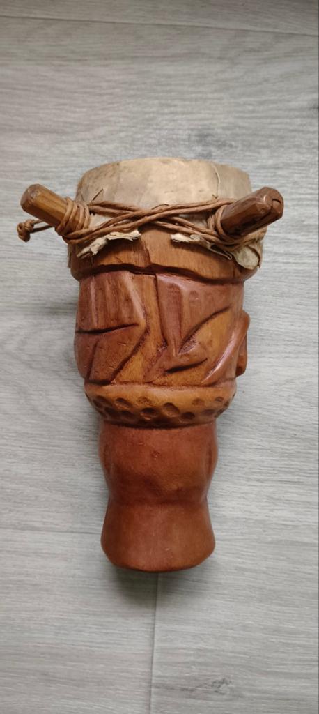 Decoratieve Afrikaanse Trommel - Handgesneden Hout, Muziek en Instrumenten, Ophalen of Verzenden, Gebruikt, Trommel