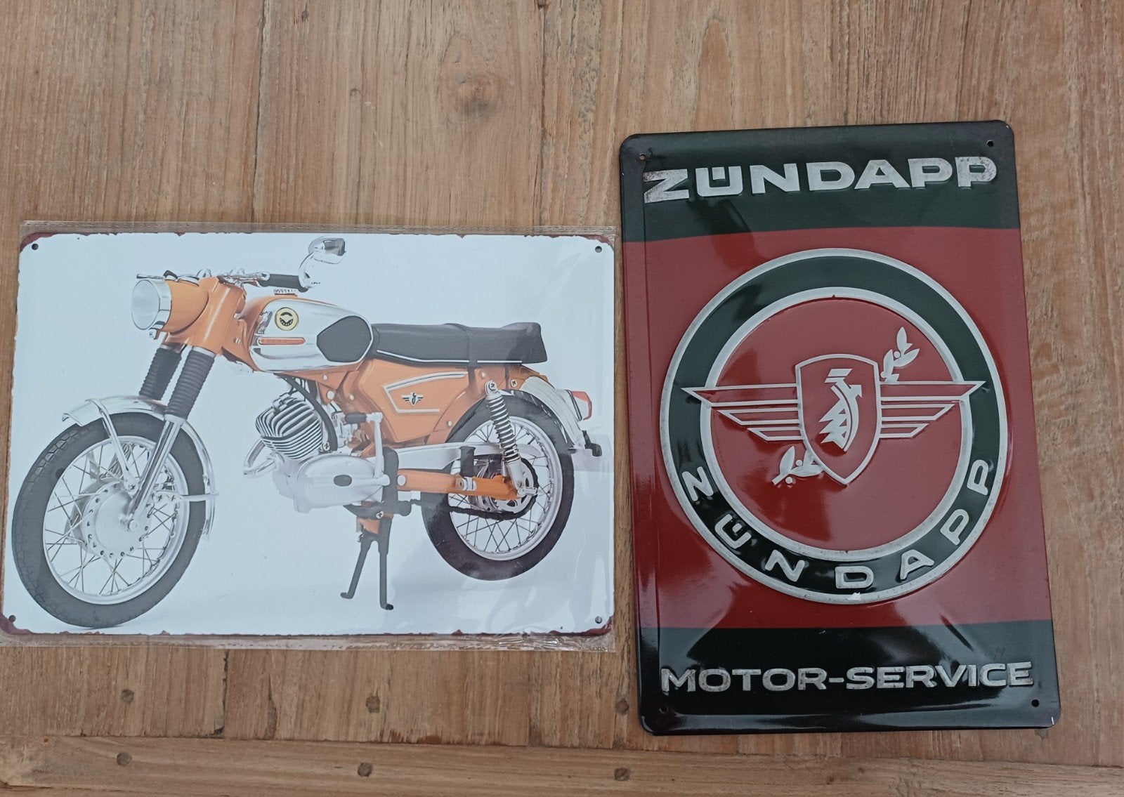 2 x reclame borden Zundapp, Ophalen of Verzenden