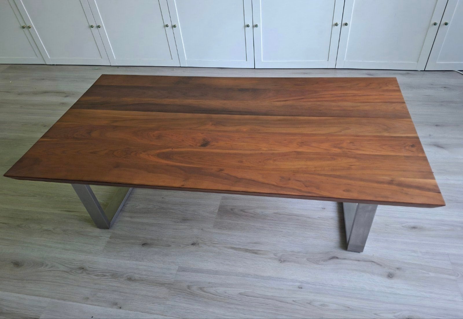 Moderne salontafel met metalen onderstel, Gebruikt, 100 tot 150 cm, 50 tot 100 cm, Modern, Eigentijds