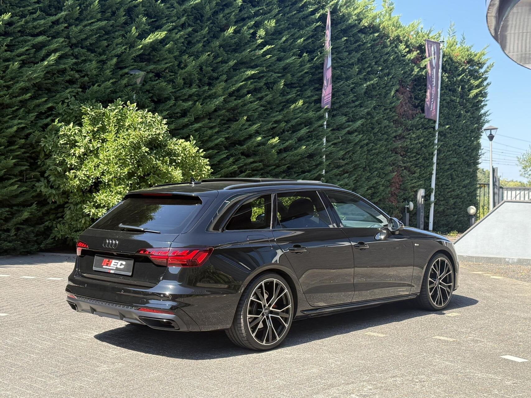 Foto 2 van Audi A4 Avant 35 TFSI S edition Pano|Sfeer|Camera