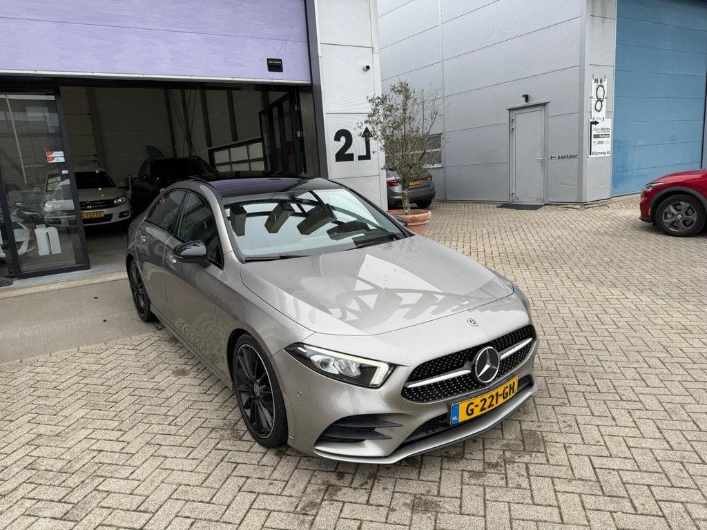 Mercedes-Benz A-klasse 180 d AMG Edition! Limo! Automaat! PA, Gebruikt, 4 cilinders, 116 pk, Origineel Nederlands