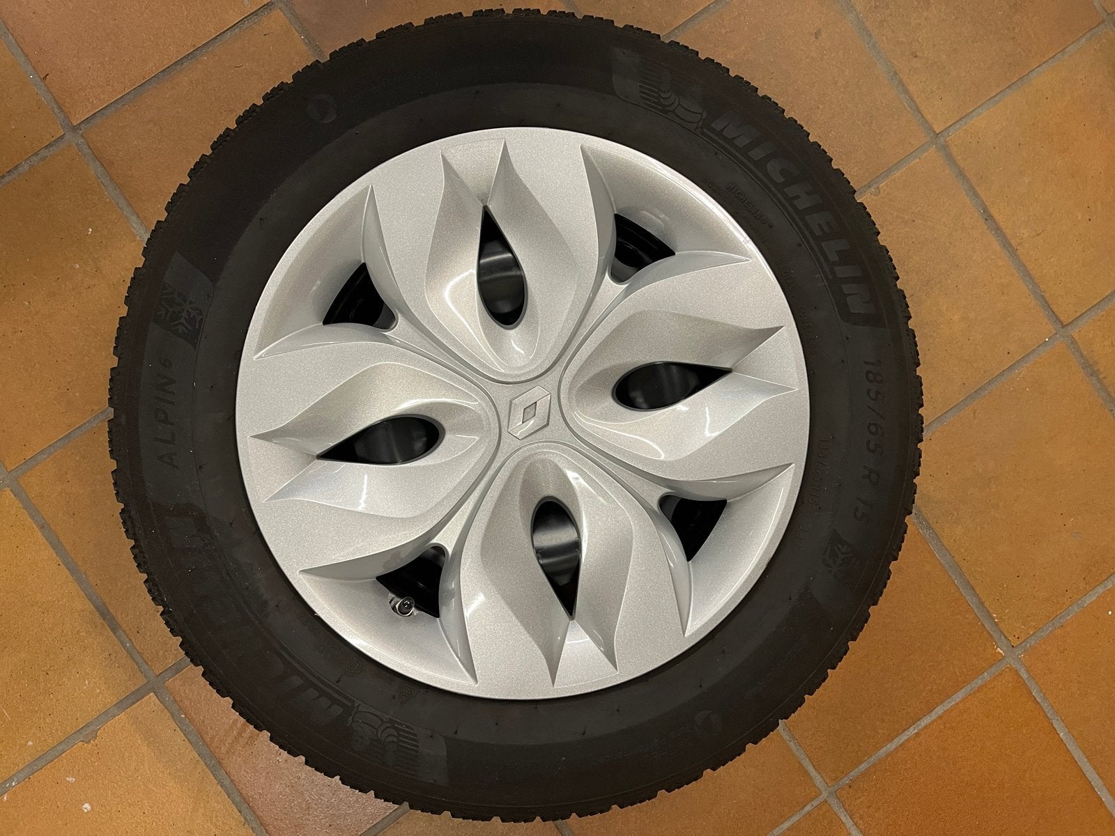 Winterbanden+velgen 6Jx15 4x100 ET40+wieldoppen+TPM sensoren, Ophalen, Gebruikt, 15 inch, Banden en Velgen