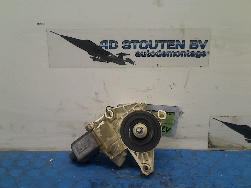 Motor Raammechaniek Links Voor A (W176) 2012, Gebruikt, Mercedes-Benz AG, Mercedes-Benz, Mercedesstraße 120, Stuttgart 70372, , Duitsland