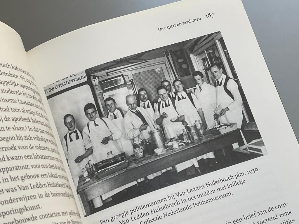 Marius van Houten - marechaussee en diplomaat (2011), Verzamelen, Ophalen of Verzenden, Marechaussee, Nederland, Boek of Tijdschrift