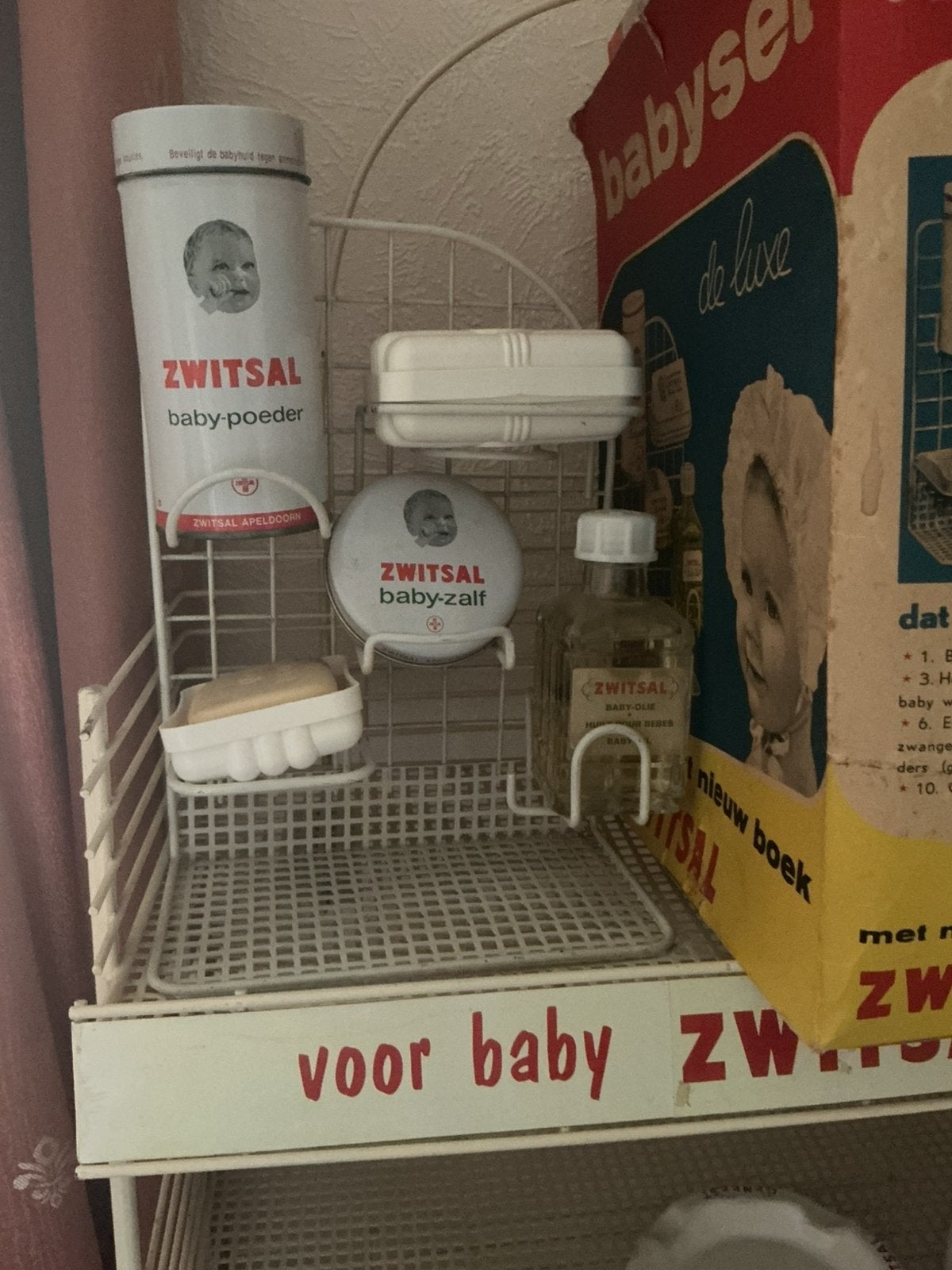 Zwitsal rekje,met apart kinderkopje, Zonder vriesvak, 160 cm of meer, Ophalen of Verzenden, Minder dan 75 liter