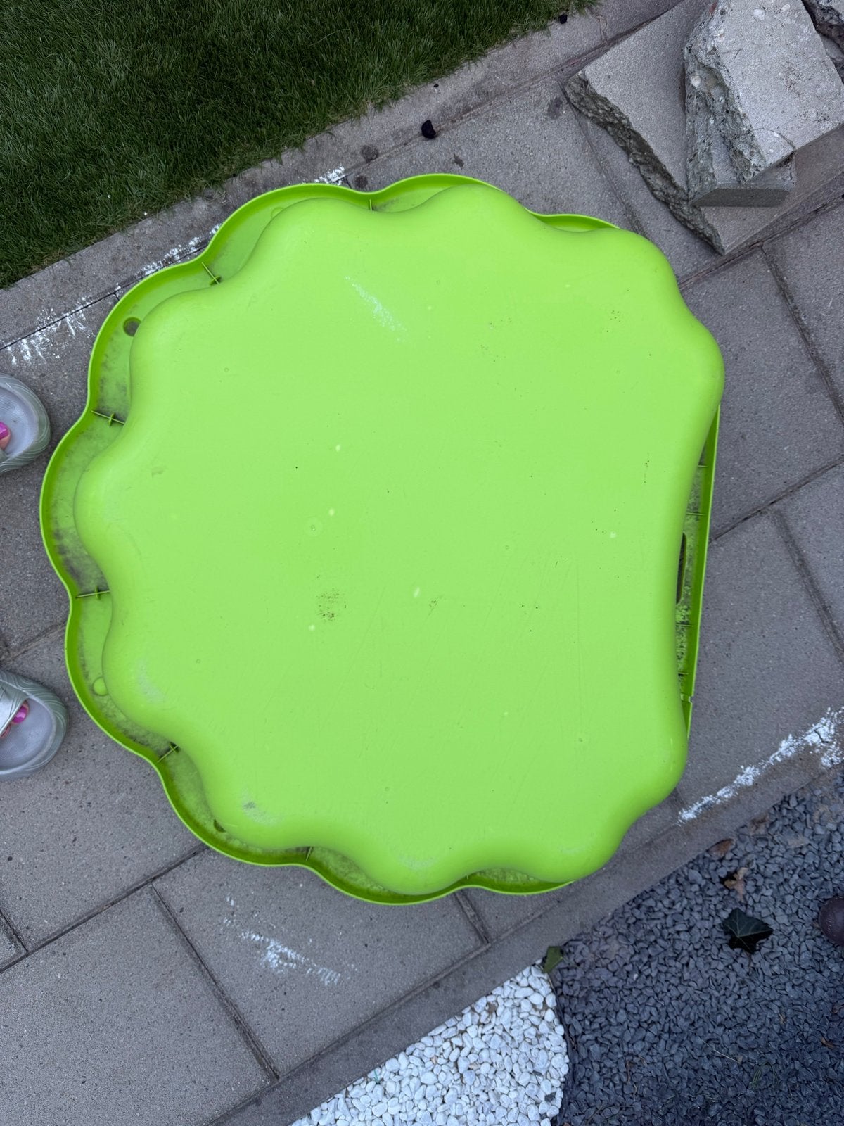 Groene zandbak/waterbak in schelpvorm, Kinderen en Baby's, Speelgoed | Buiten | Zandbakken, Ophalen, Gebruikt