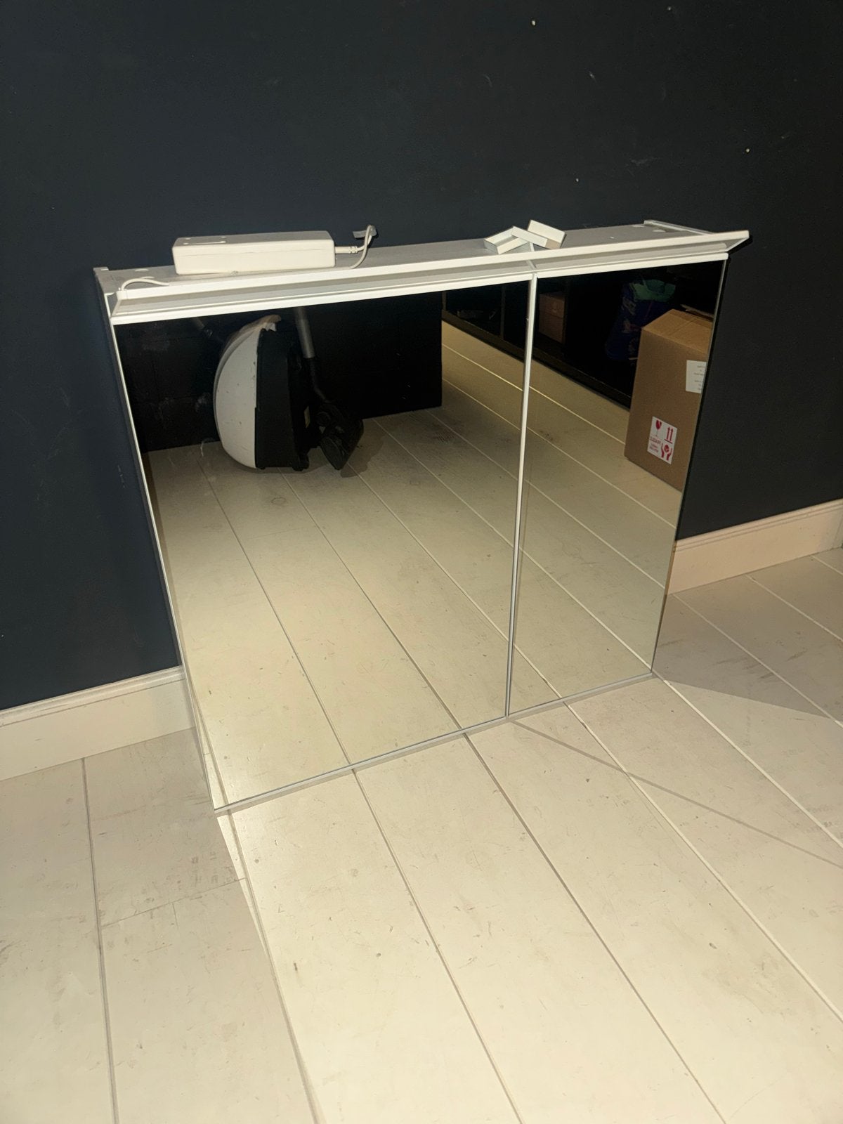 IKEA TREASJÖN Spiegelkast - nieuw, Ophalen, Spiegelkast, 50 tot 100 cm, Zo goed als nieuw