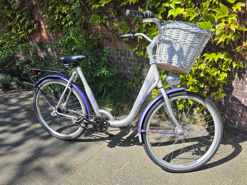 Reflection 26 inch damesfiets met mandje, Fietsen en Brommers, Fietsen | Dames | Damesfietsen, Overige merken, Terugtraprem, Ophalen of Verzenden