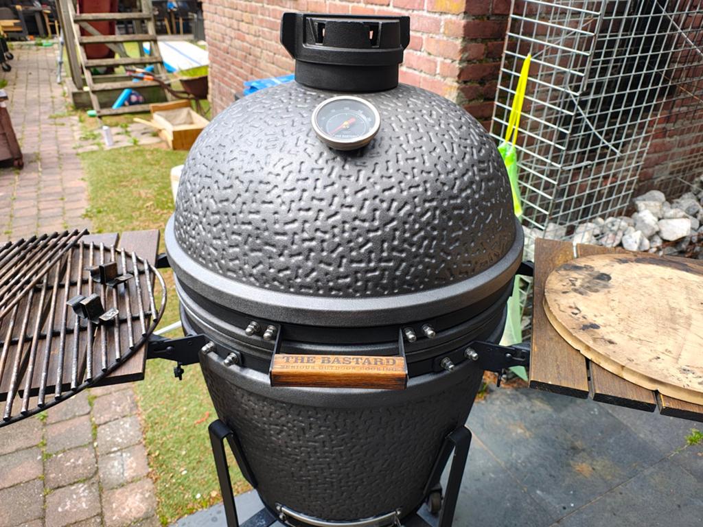 Gerestaureerde bastard urban large 49 cm grill oppervlakte, Tuin en Terras, Houtskoolbarbecues, Ophalen