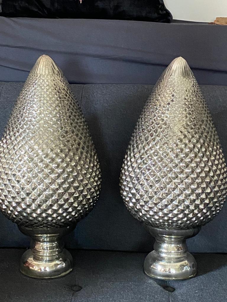 Twee ‘ Dennenappels, Ophalen of Verzenden, Zo goed als nieuw, Overige kleuren, Minder dan 50 cm