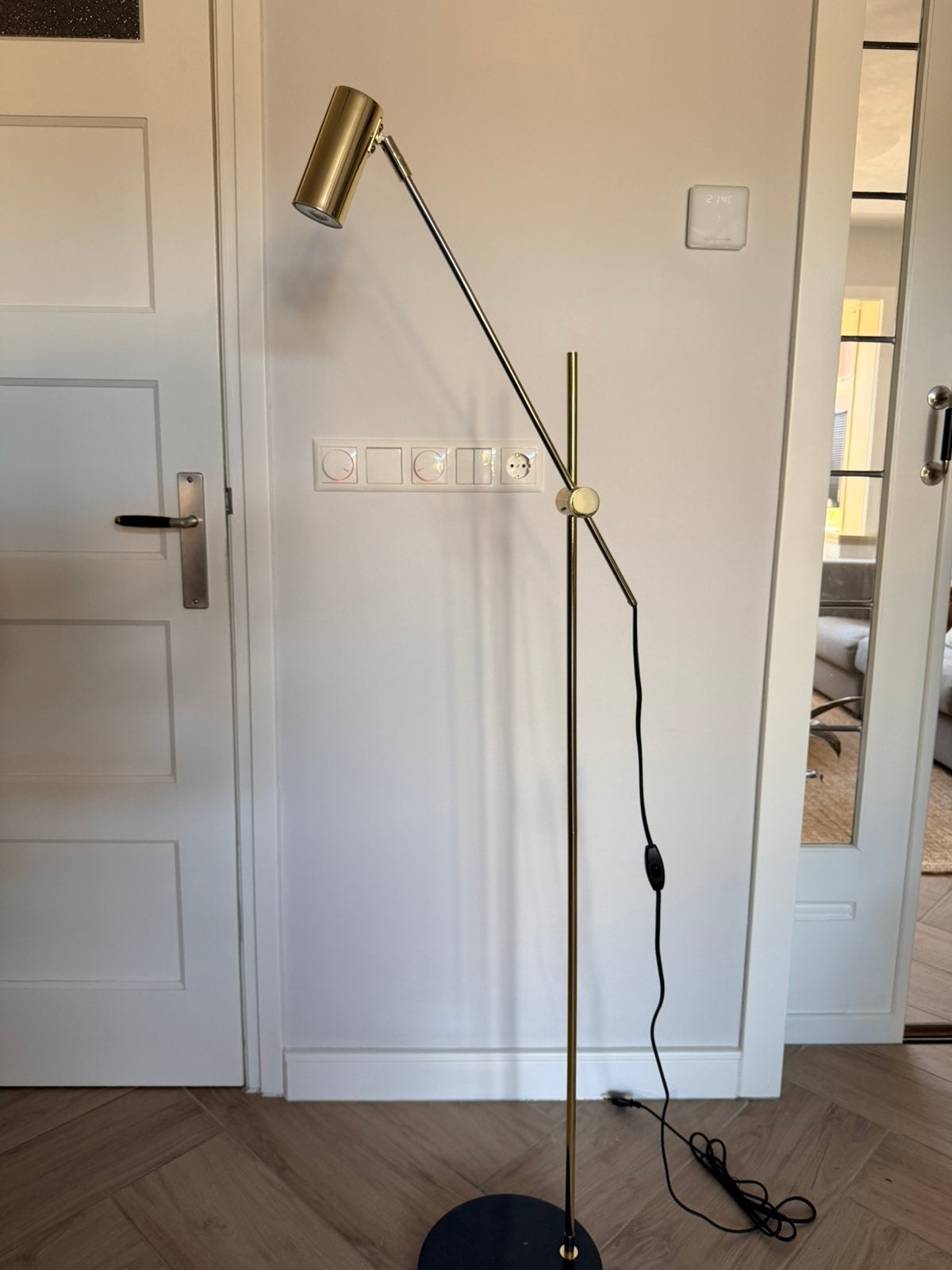 Vloerlamp leeslamp goudkleurig van MADE .com, Huis en Inrichting, Ophalen, Zo goed als nieuw, 150 tot 200 cm