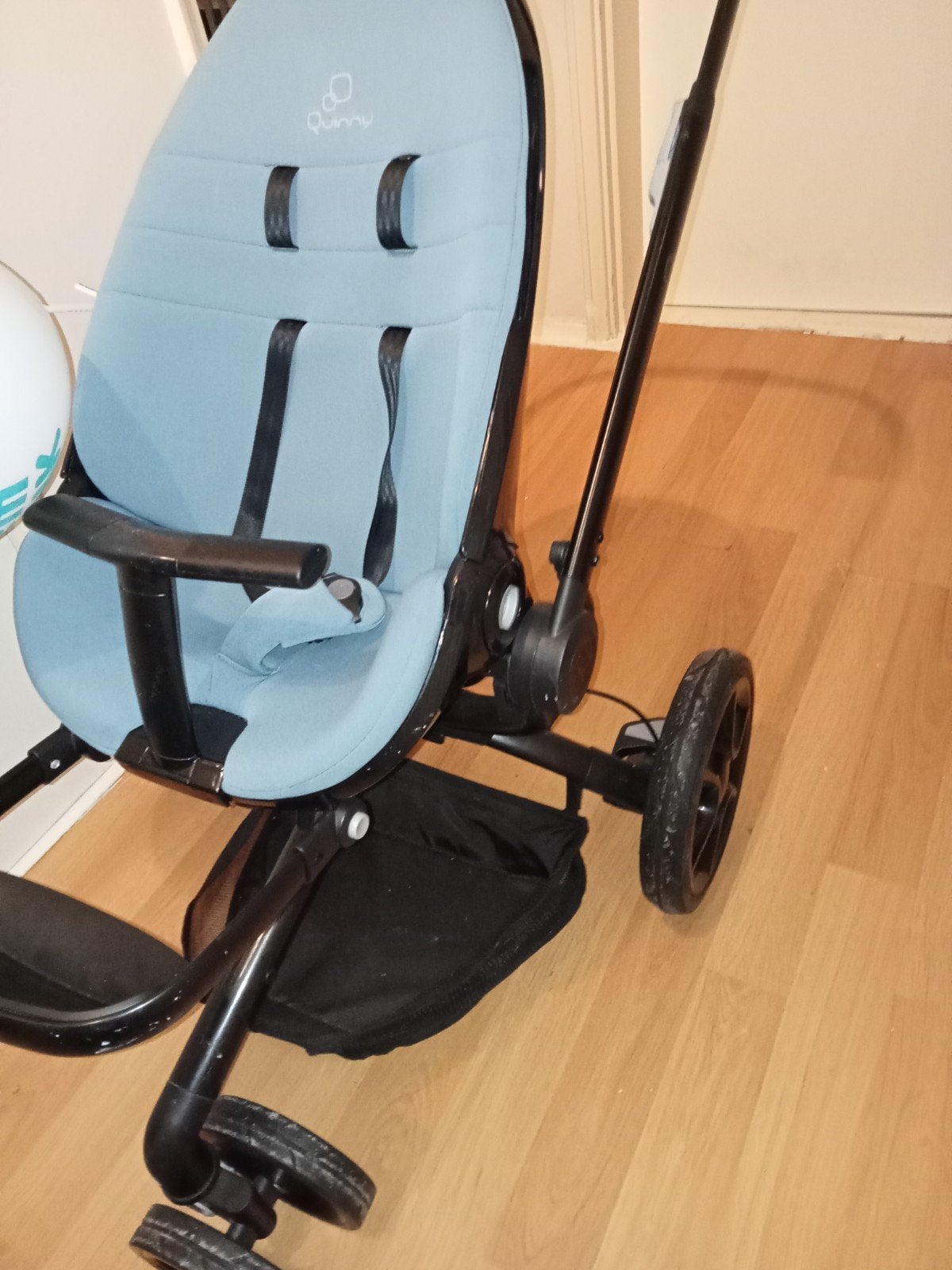Te koop: gebruikte Quinny kinderwagen. Verkeert in goede sta, Kinderen en Baby's, Kinderwagens en Combinaties, Ophalen of Verzenden