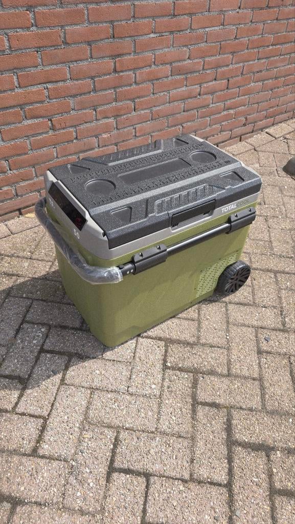 Hele mooie koelkist met wielen, half jaar oud 220V/12V, Ophalen, Zo goed als nieuw, Koelbox, Koelelement