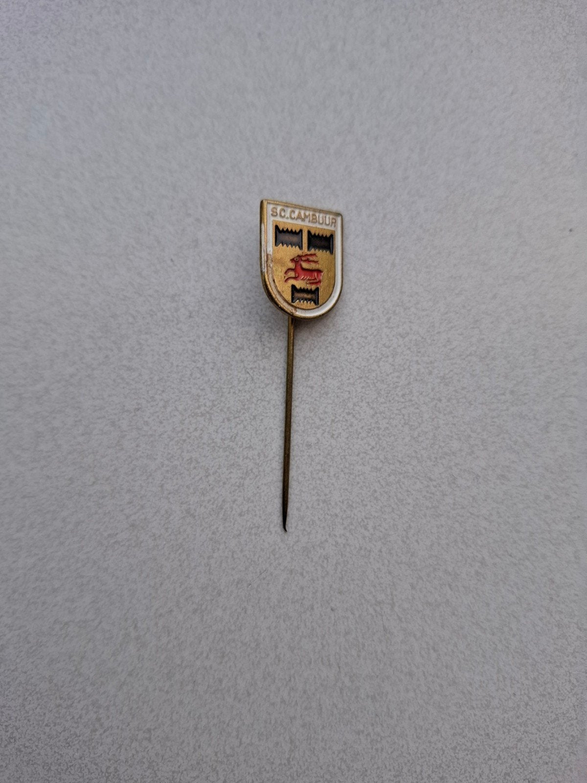 Vintage speldje pin prikker steekspeld SC Cambuur, Ophalen of Verzenden