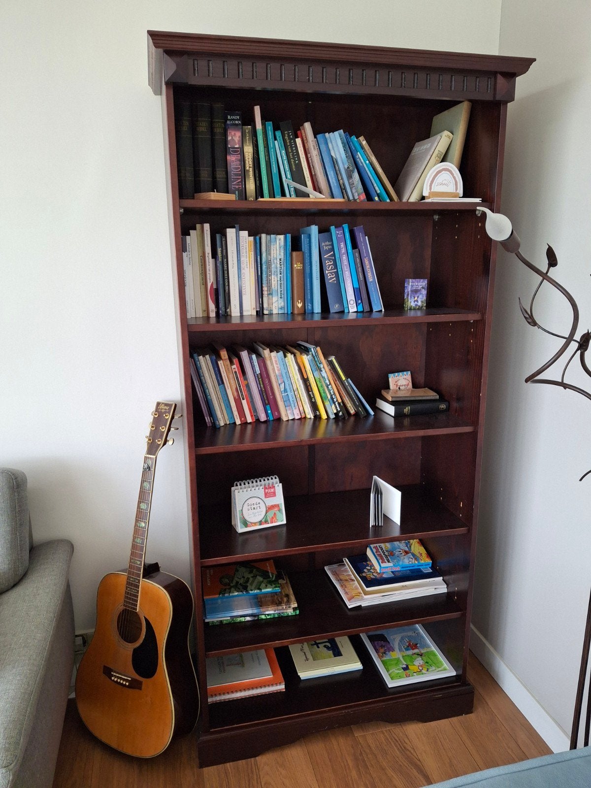 Klassieke Boekenkast met Rijke Houtafwerking, Ophalen, Met plank(en), Gebruikt, Klassiek