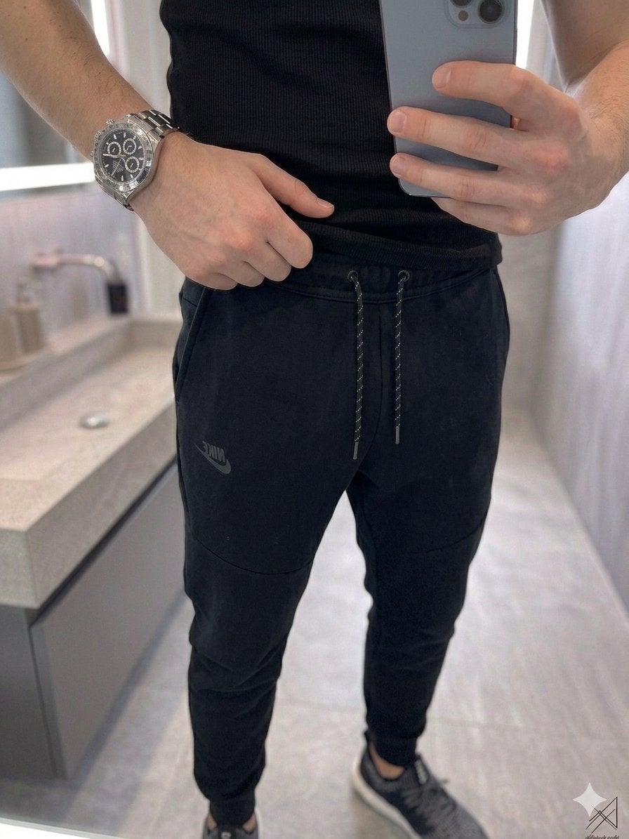 Nike Tech Fleece Joggingbroek Zwart Maat S, Ophalen of Verzenden, Gedragen, Maat 46 (S) of kleiner, Zwart