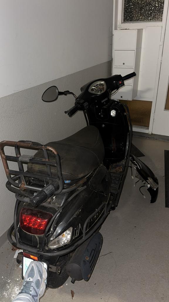La souris scooter  - opknapper of voor onderdelen, Fietsen en Brommers, Ophalen of Verzenden, Gebruikt, Benzine, Overige merken