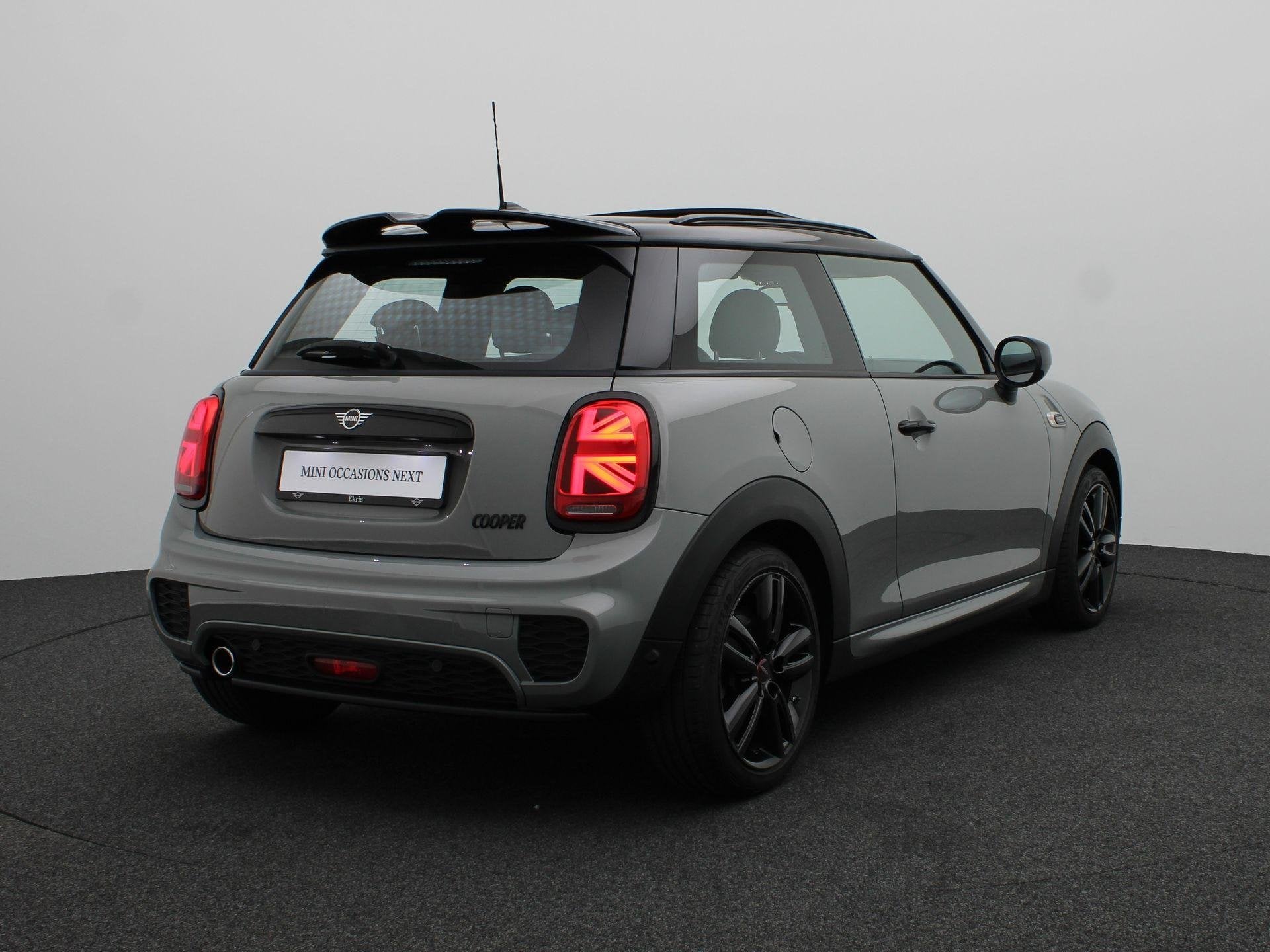 MINI 3-deurs Cooper Dalston Edition + John Cooper Works Uitv, Auto's, Voorwielaandrijving, Gebruikt, Met garantie (alle), 4 stoelen