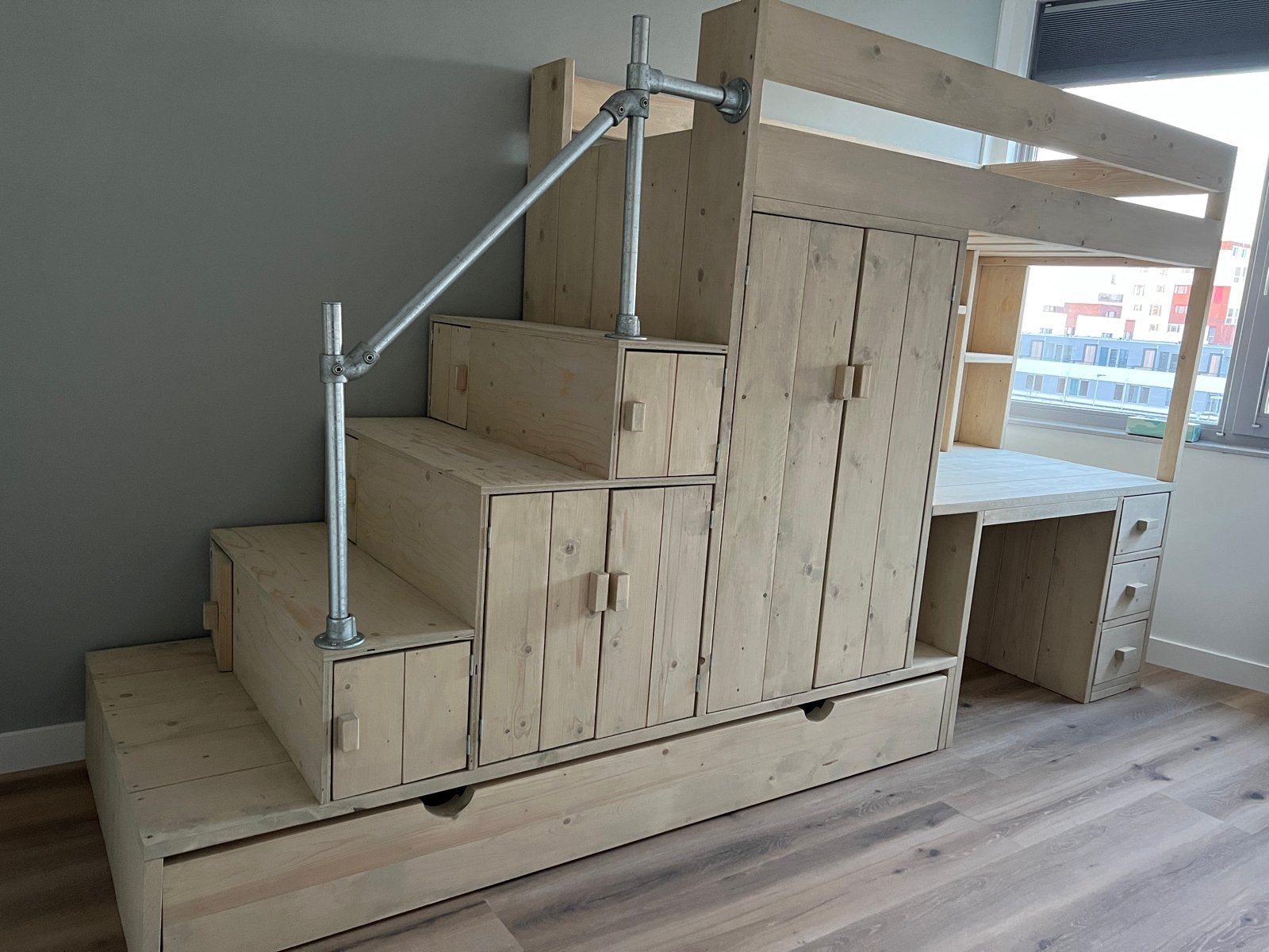 Stevige Hoogslaper met Bureau en Opbergruimte steigerhout, Ophalen, Gebruikt, Hoogslaper